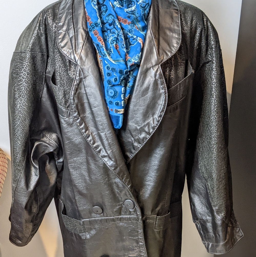 Vintage leather jacket with fur collar - Picture 12 of 16